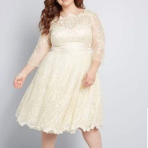 Modcloth Gilded Grace Wedding Dress Size 24